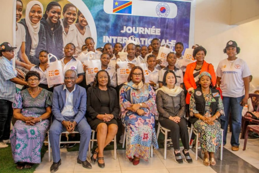 JIF : À Kinshasa, les filles élèves du Centre féminin Maman Marie Antoinette de Limete sensibilisées sur les risques de VBG