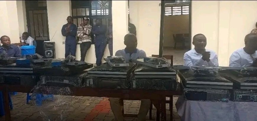 Beni : Le sénateur Papy Machozi dote l'ISC de matériels informatiques et d'une connexion Starlink