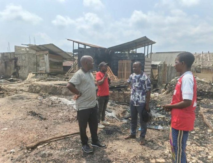 Walikale : après l’incendie de Makana, le Chef des Wanianga mobilise une aide d’urgence pour les sinistrés