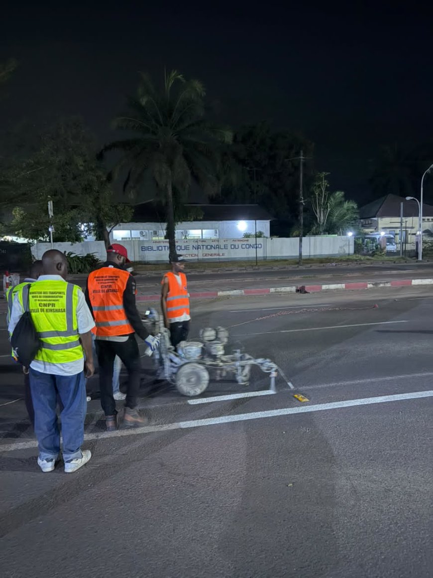 Kinshasa : la  direction provinciale de la CNPR/ Kinshasa renforce la sécurité routière par le marquage au sol à Gombe